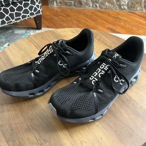 Men’s oncloud Cloudsurfer size 13